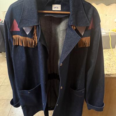 Unmarked women’s jacket