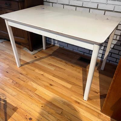 White Wooden Table (S-MG)