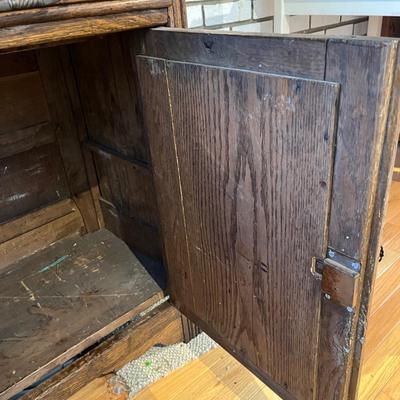 Oak Step Back Cabinet (S-MG)