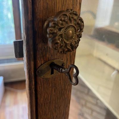 Oak Step Back Cabinet (S-MG)