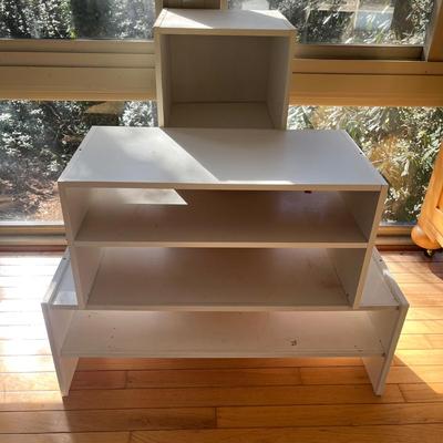 Three White Shelves (S-MG)