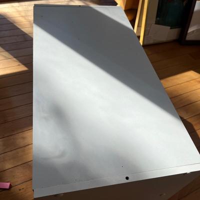 Three White Shelves (S-MG)