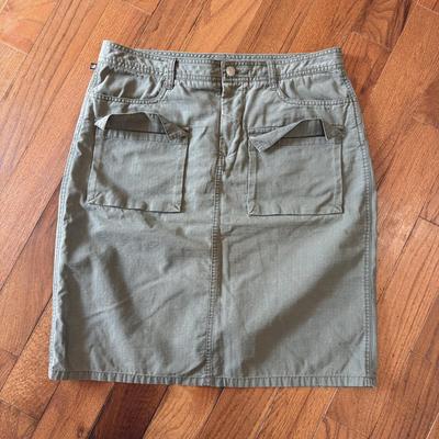 Fun Assortment of Women’s Skirts and Capris - Size S-L (PB-DZ)