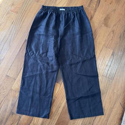 Fun Assortment of Women’s Skirts and Capris - Size S-L (PB-DZ)