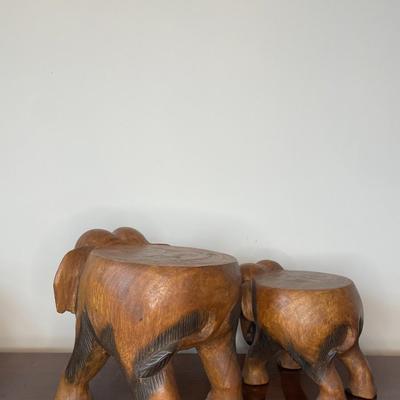 Wooden Hand Carve Mother and Daughter Elephant Figurines.