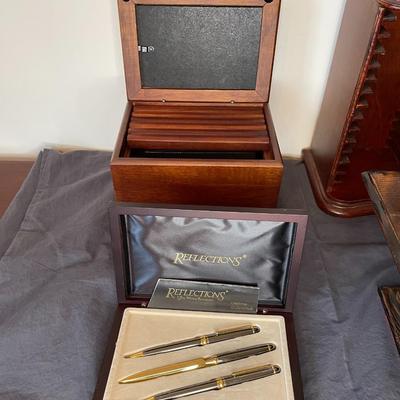 Lot of Wooden Everyday Home Items