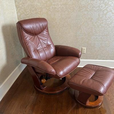 Benchmaster Recliner Chair with Ottoman