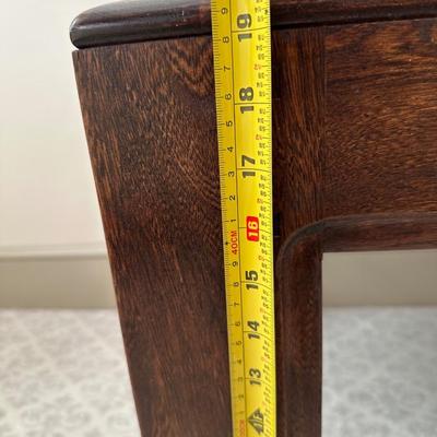 LANE Furniture Accent End Table
