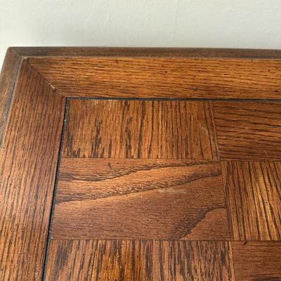 LANE Furniture Accent End Table