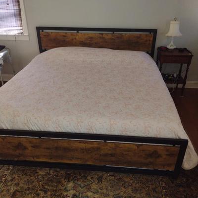 King Size Metal and Wood Bed Set with Mattress