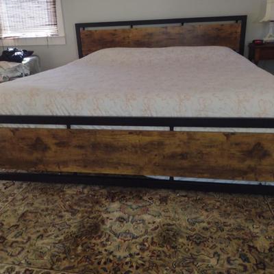 King Size Metal and Wood Bed Set with Mattress