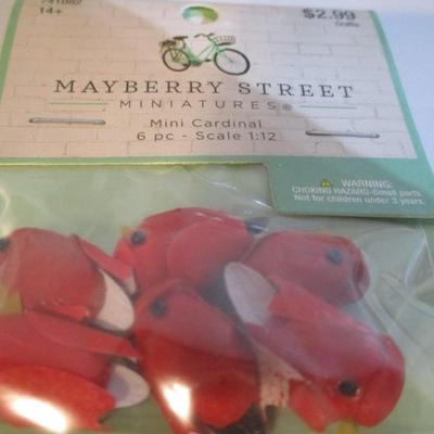 18 - New In The Package Mayberry Street Miniatures Crafts Choice Q/R (See All Pictures)