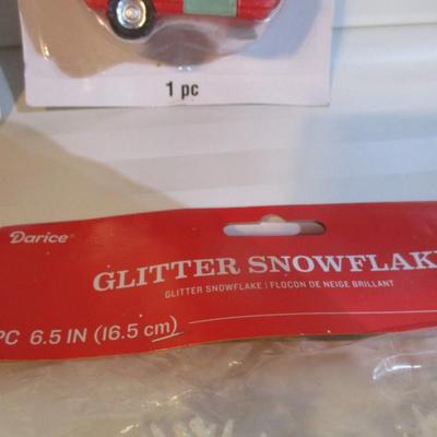 12 - New In The Package Darice Glitter Snowflakes Tiny Treasures Ashland Choice S/T/U