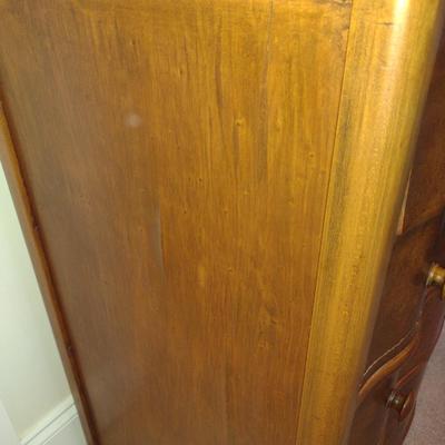 Vintage Wood Finish Dresser (No Contents)