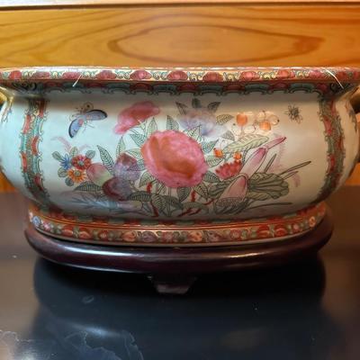 Japanese Painted and Gilt Porcelain Foot Bath Bowl