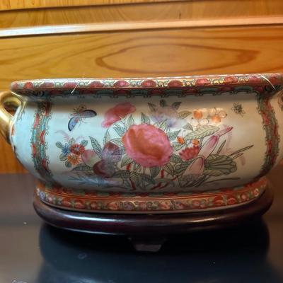 Japanese Painted and Gilt Porcelain Foot Bath Bowl