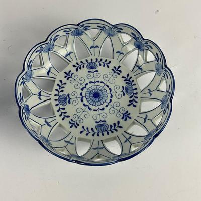 373 Porcelain Trinket Box by Paris Royal With Lid & Other Porcelain Items