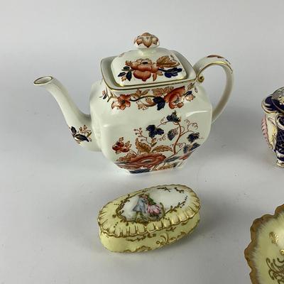 374 Enoch Wedgewood Floral Teapot With Yellow Oval Trinket Box, Leaf Tray & Rose Lid Trinket Box