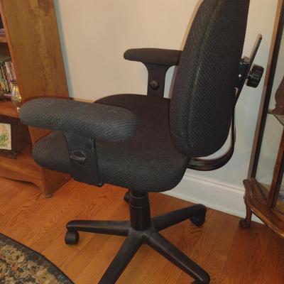 Upholstered Rolling Office Chair