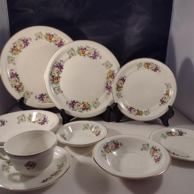 Vintage Pansy Design Dinnerware- Maker Unknown- Approx 94 Pieces