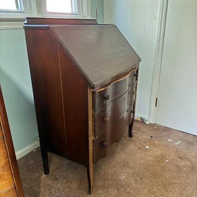 Wooden Secretary Desk w/ Three Drawers (PB-DZ)