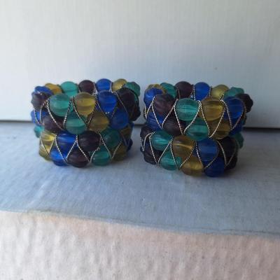 6 multi-colored Napkin rings
