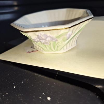 Iris Bowl