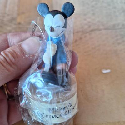 Mickey's Serve Station