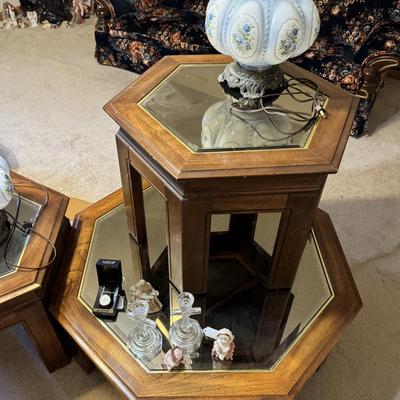 MATCHING TABLE SET AND LAMPS LOT