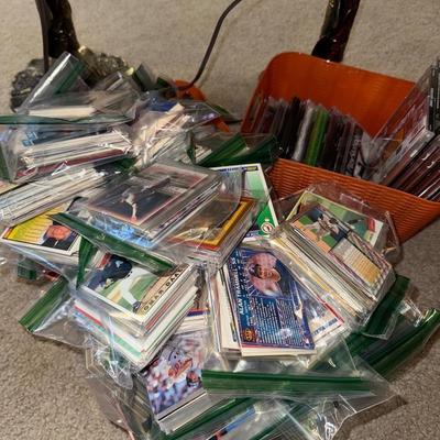 SLAG LAMP, VIDEO GAMES, SPORT CARD LOT