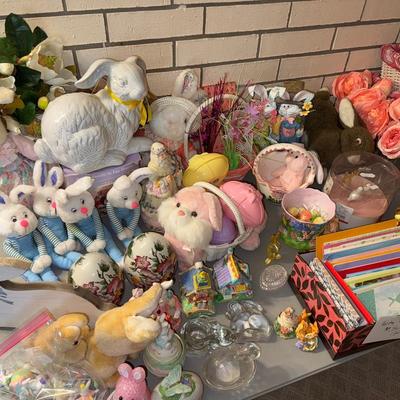 MISCELLANEOUS DECOR LOT