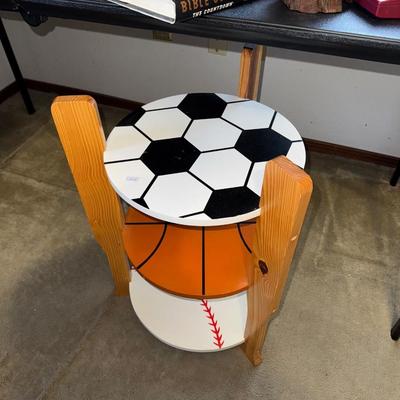 BOYS ROOM RIGHT TABLE