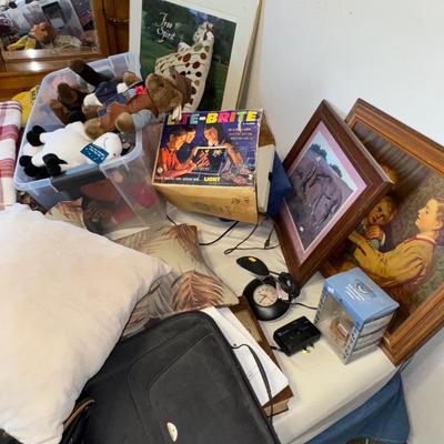 FULL BED & CONTENTS LOT