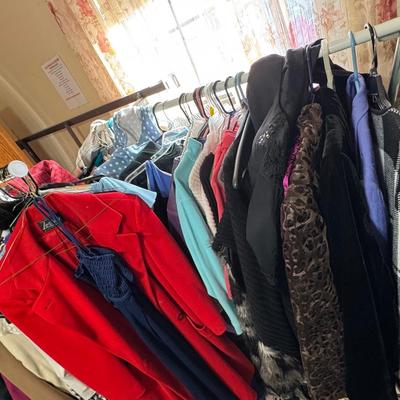 WOMENS CLOTHING BACK WALL LOT