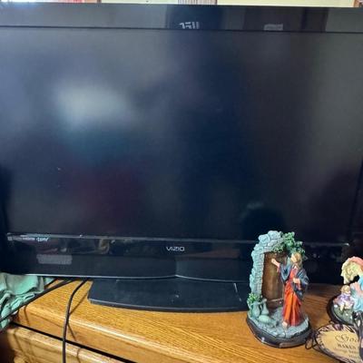 WOMENS ROOM DRESSER LOT