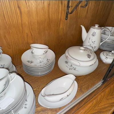 CHINA GLASSWARE LOT