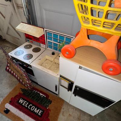 KIDS KITCHEN LOT