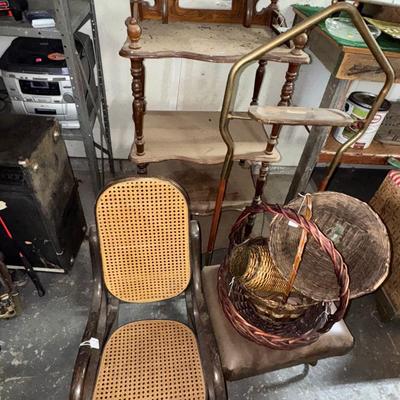 GARAGE ANTIQUE LOT