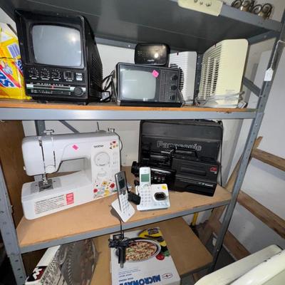 GARAGE MISCELLANEOUS CONTENTS LOT
