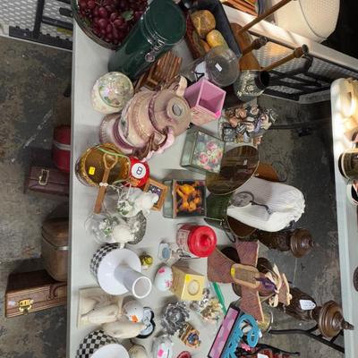 GARAGE TABLE SOUTH LOT