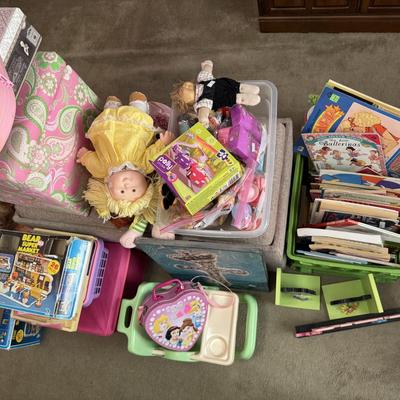 CHILDREN'S ROOM MIDDLE LOT