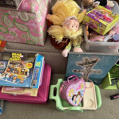 CHILDREN'S ROOM MIDDLE LOT