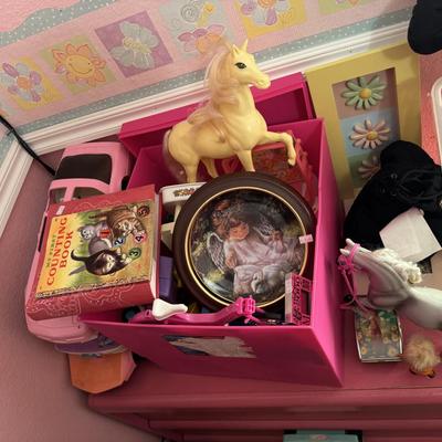 PINK DRESSER AND CONTENTS LOT