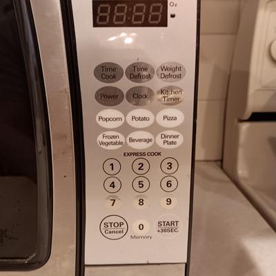 SMALLER HAIER MICROWAVE