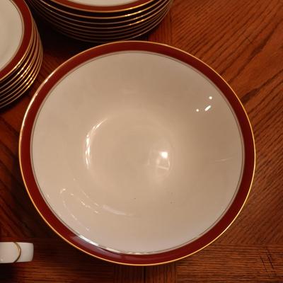 NORITAKE IVORY AND SIENNA FINE CHINA 8 PLACE SETTING