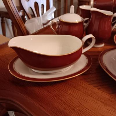 NORITAKE IVORY AND SIENNA FINE CHINA 8 PLACE SETTING