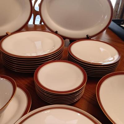 NORITAKE IVORY AND SIENNA FINE CHINA 8 PLACE SETTING