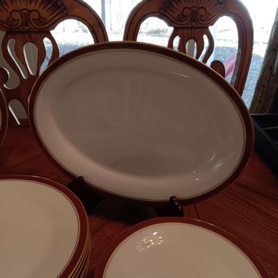 NORITAKE IVORY AND SIENNA FINE CHINA 8 PLACE SETTING
