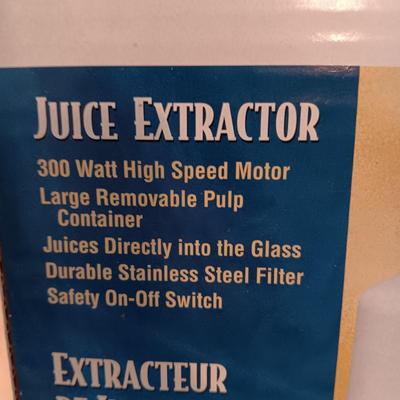 NEW OSTER JUICE EXTRACTOR