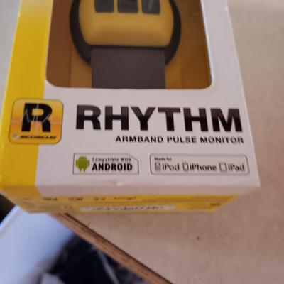 NEW 5 LB PAIR ANKLE/WRIST WEIGHTS & RHYTHM ARMBAND PULSE MONITOR